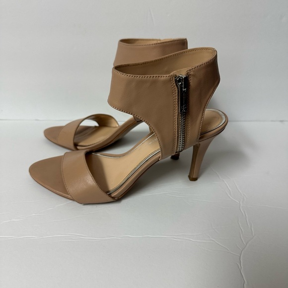 Jessica Simpson zippered tan heels size 8 - Picture 3 of 10